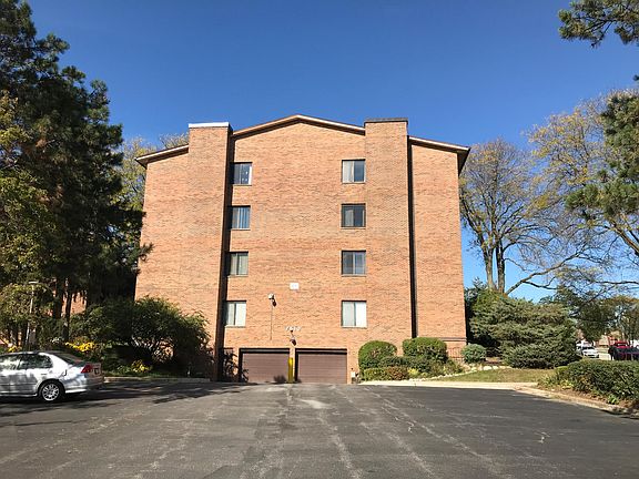 2nd image of 7510 Farmingdale Dr APT 406