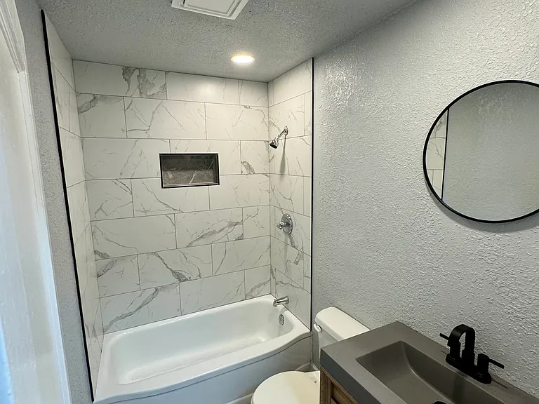 2040 E Woodrow St — Photo 10