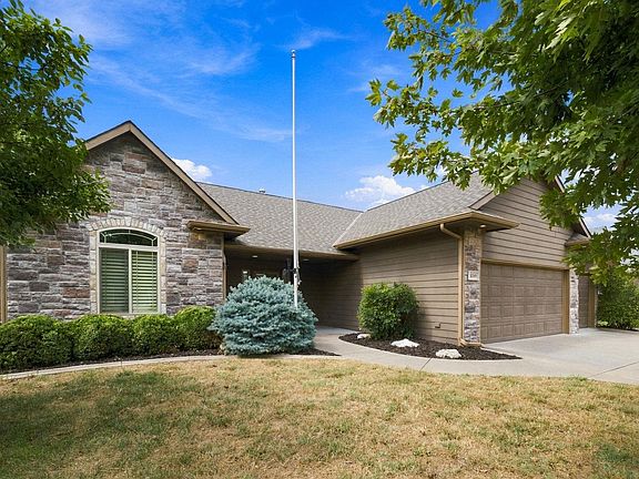 5th image of 1209 S Arbor Meadows St