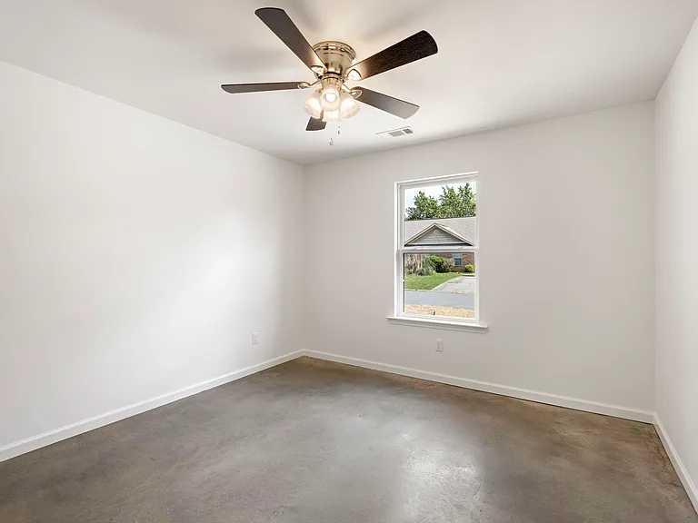 715 Supreme Ct — Photo 10
