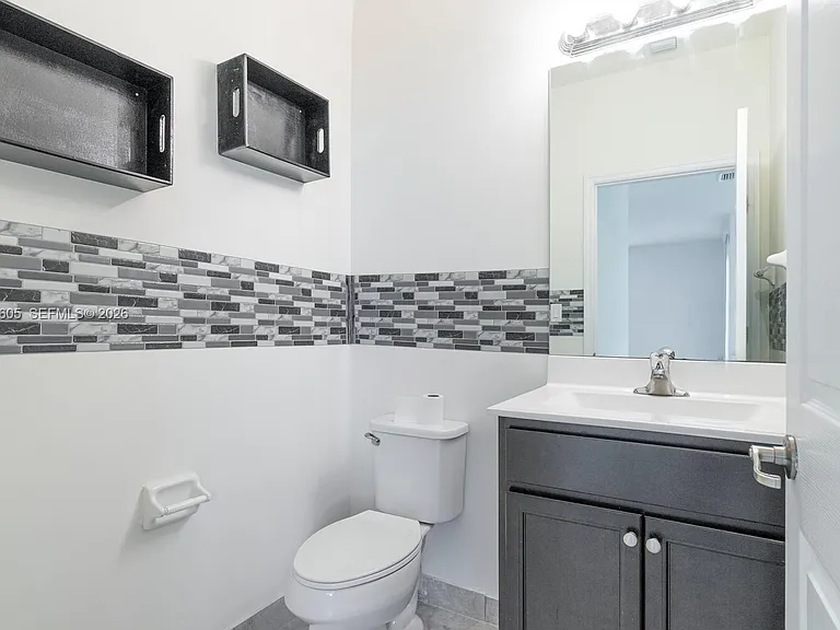 516 SE 35th Ter — Photo 21