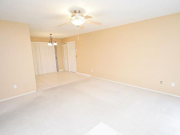 4th image of 2796 Elmhurst Cir