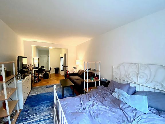 4th image of 240 E 32nd St APT 2A