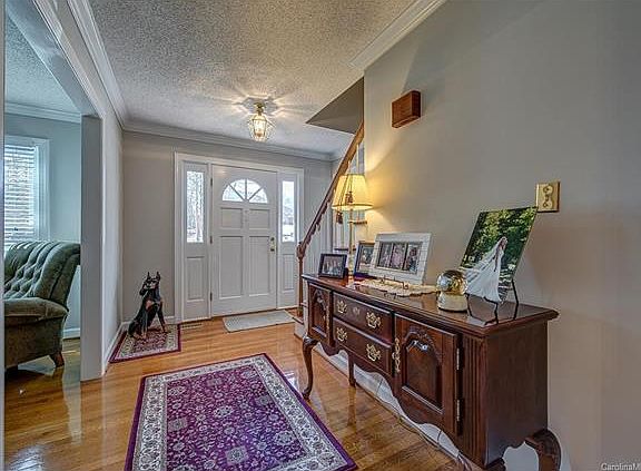 3rd image of 2125 Londonderry Dr