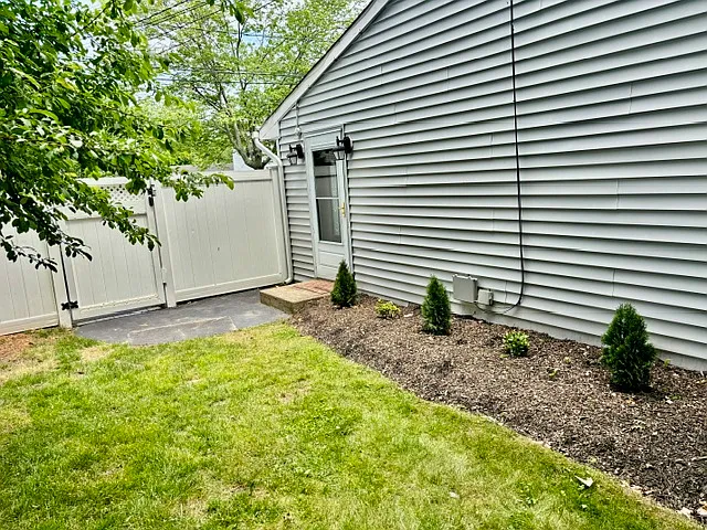 Rolling Hills Dr — Photo 15