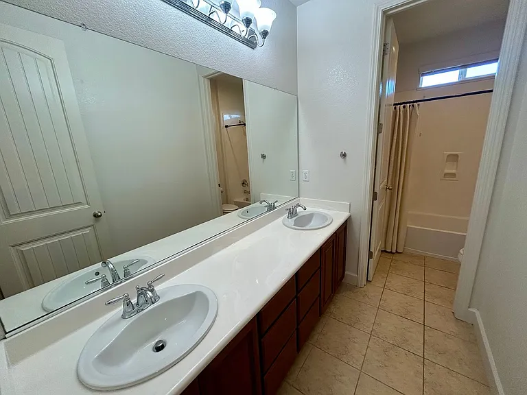 462 E Main Ave — Photo 11