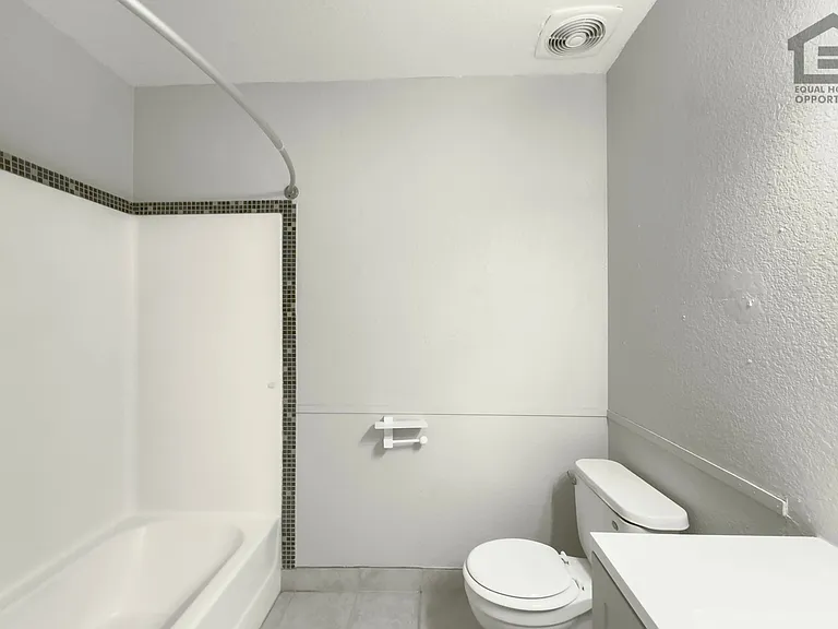 529 E 6th Dr — Photo 16