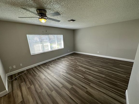 5th image of 1819 Carlton Dr