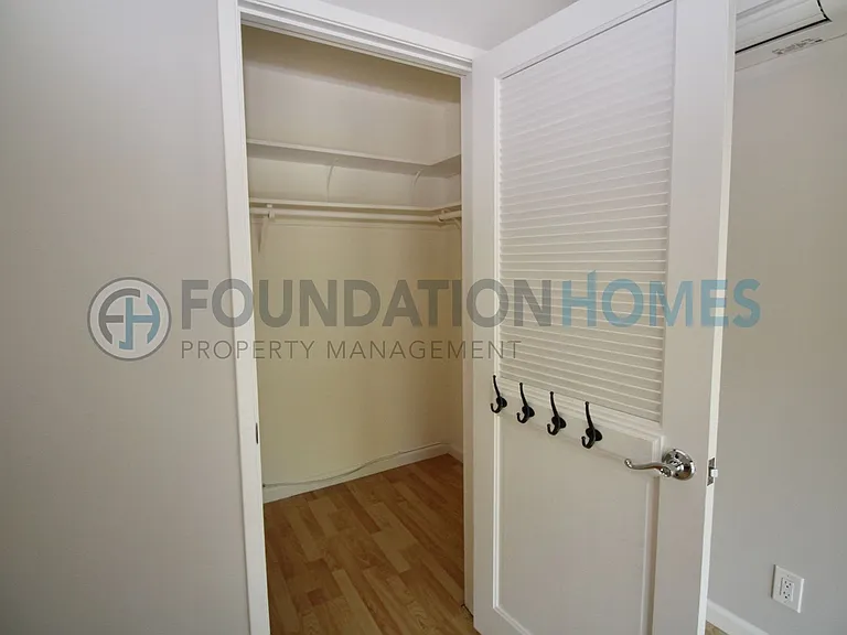 11 Glen Dr — Photo 40