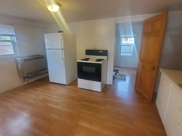 16 Park St #1 — Photo 2