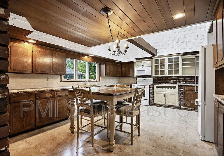 51 Lake Ave — Photo 9