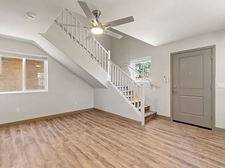 1720 E Edison St — Photo 68