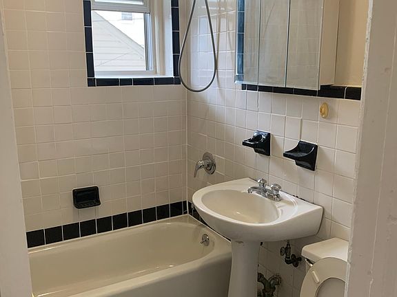 5th image of 15109 34th Ave APT 1
