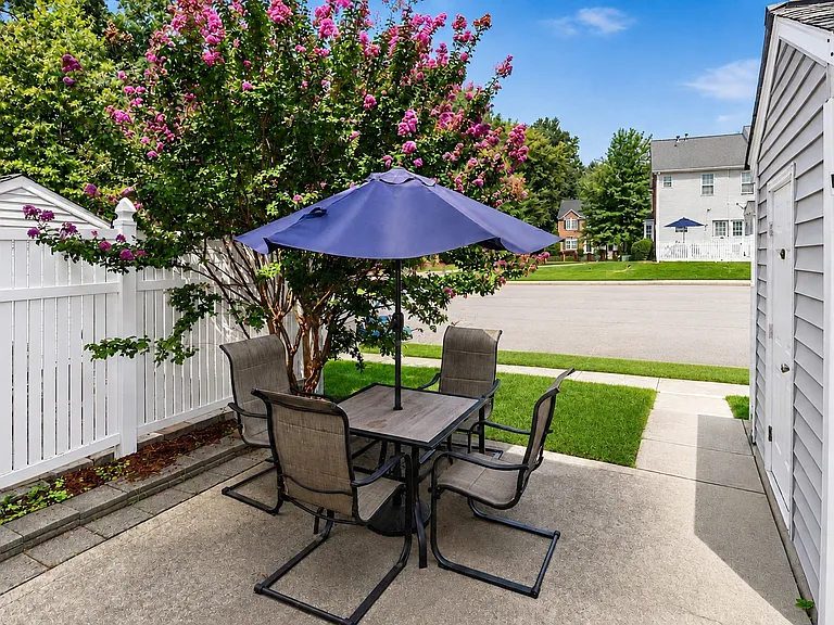 17633 Delmas Dr — Photo 25