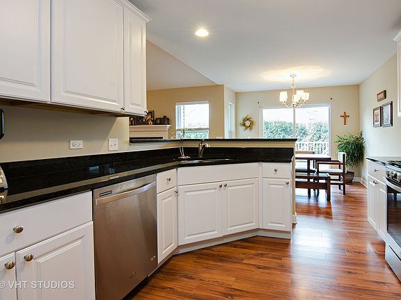 5th image of 601 Indigo Ln