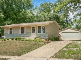 122 Greenfield Pkwy, Des Moines, IA 50320