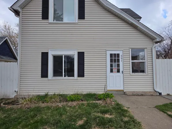 891 Geranium Ave E, Saint Paul, MN 55106