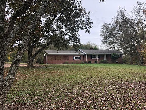 Cozy home on 3 acres with privacy