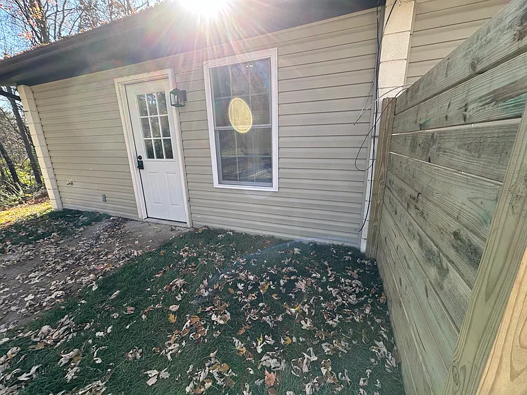 2811 Glenpark Rd — Photo 2