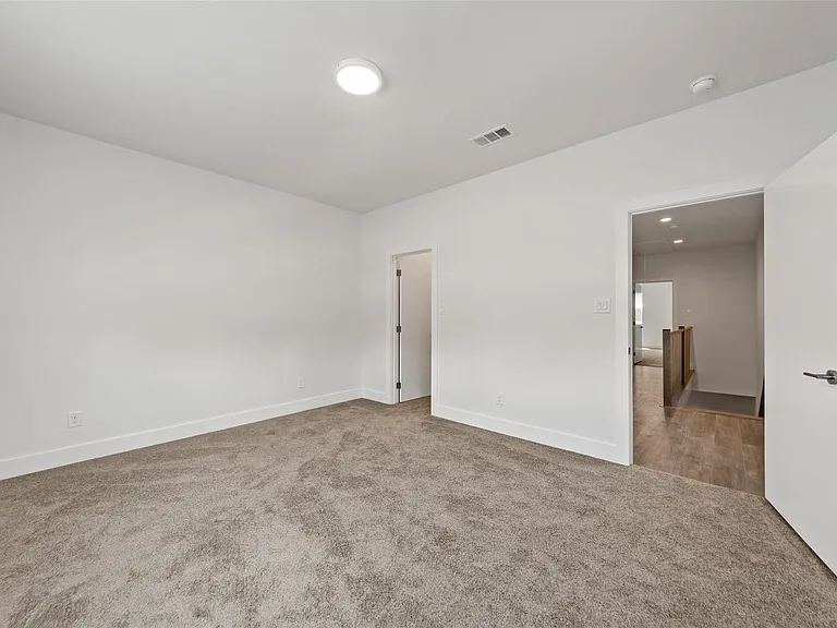 1220 E 9th St — Photo 22