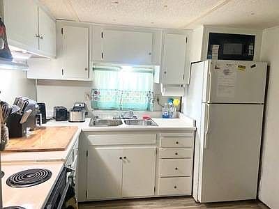 4th image of 3323 E Dale St