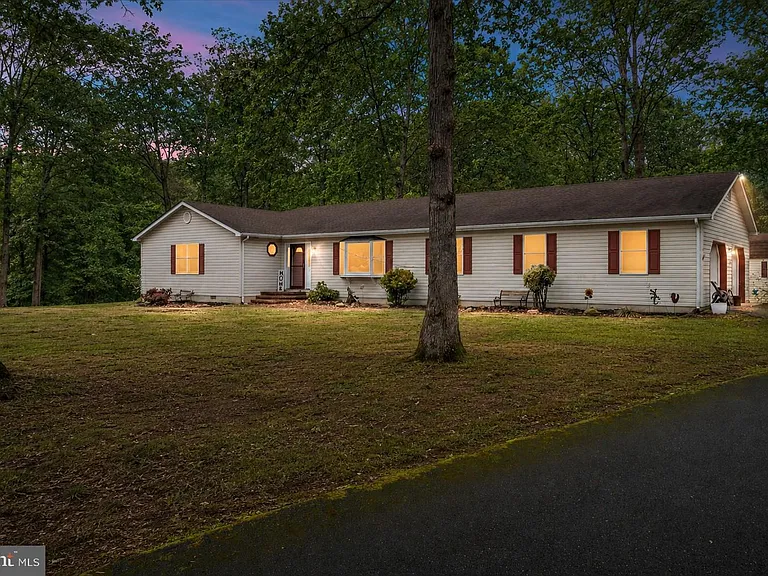 8953 Treesdale Dr — Photo 2