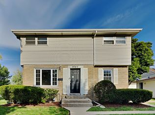 9747 Lonnquist Dr, Franklin Park, IL 60131