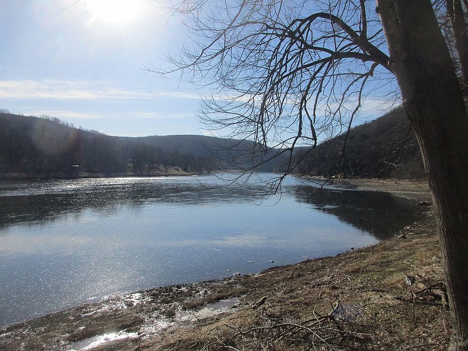 2nd image of 1592 Fishermans Cove Rd