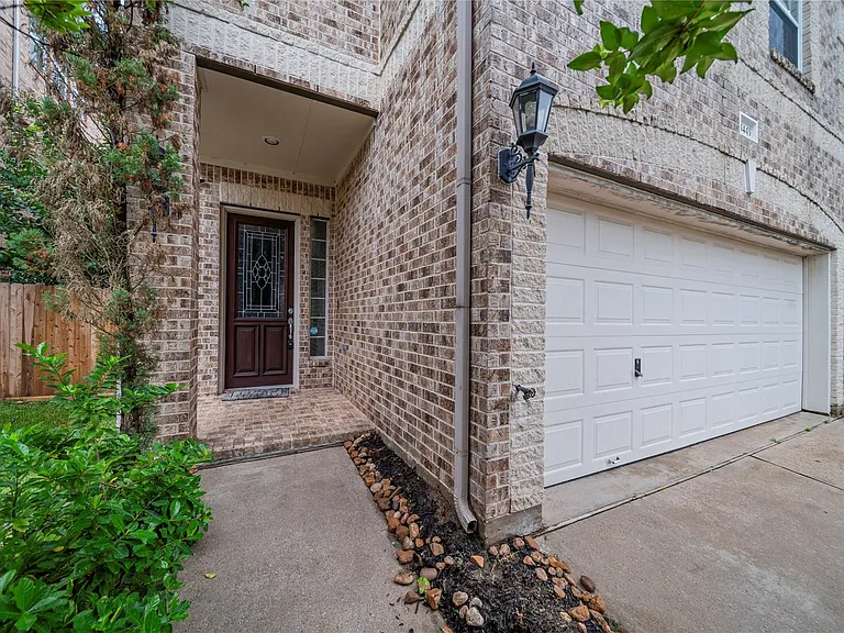 14443 Basalt Ln — Photo 2