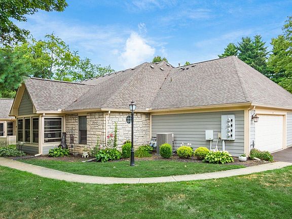 4th image of 63 Stone House Ct