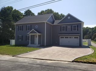 20 Maple Ln, Shelton, CT 06484