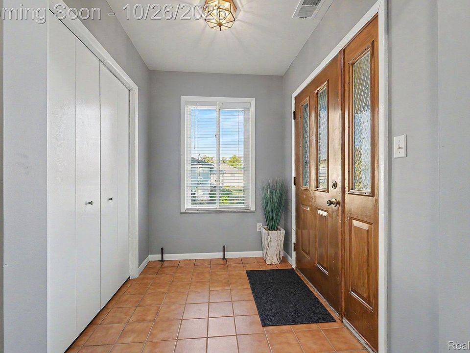 2037 W Park Dr, photo 5