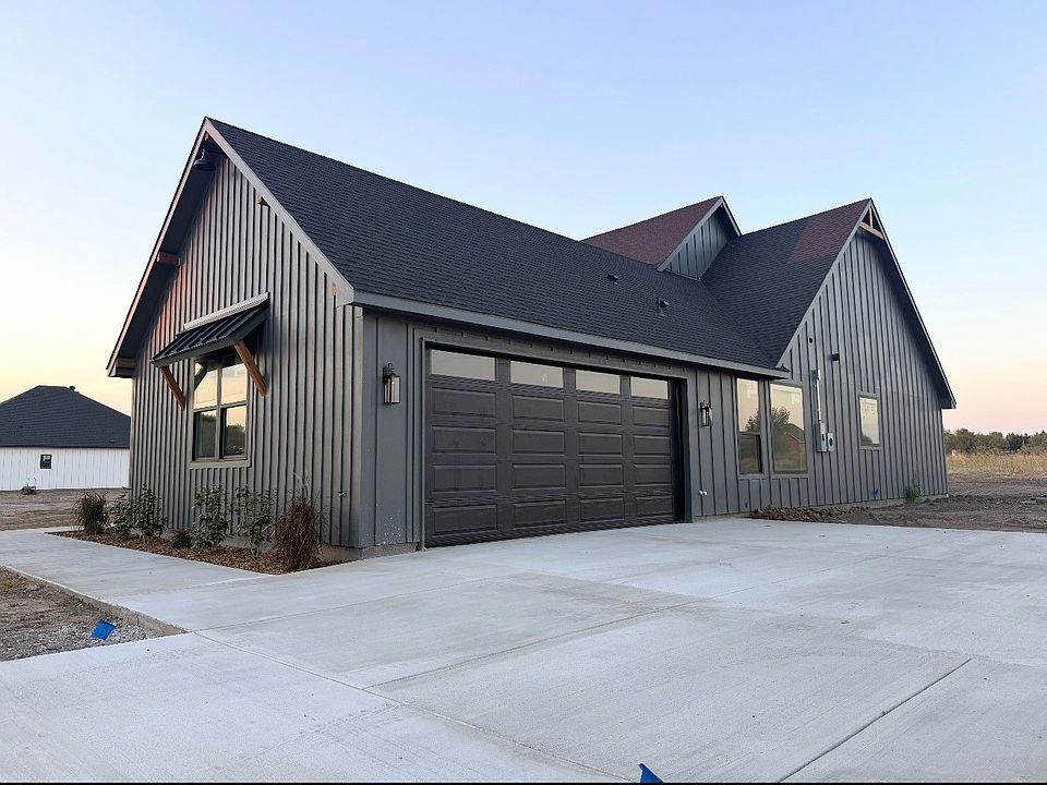 2nd image of 127 Skrivanek Rd