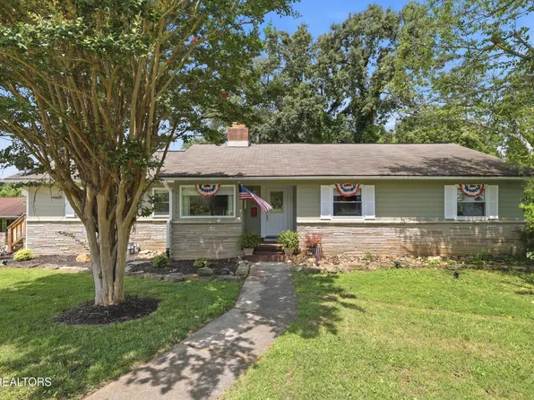 102 Nolan Rd, Oak Ridge, TN 37830