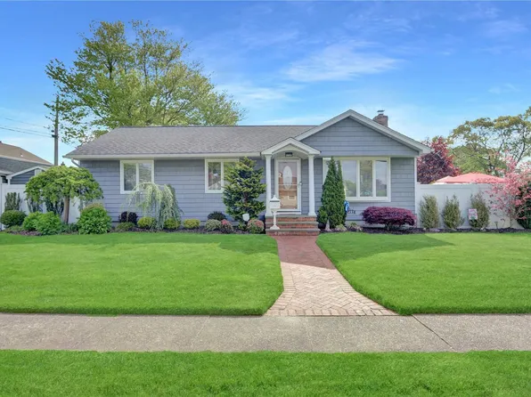 1495 Dolores Place, Seaford, NY 11783