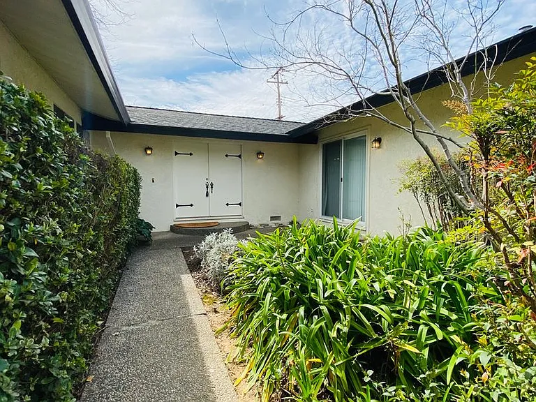 8942 2nd Ave — Photo 4