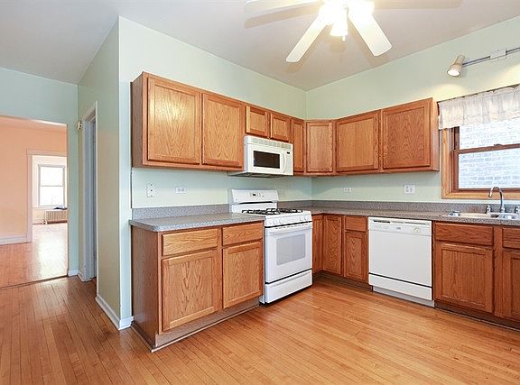 5th image of 2419 W Leland Ave