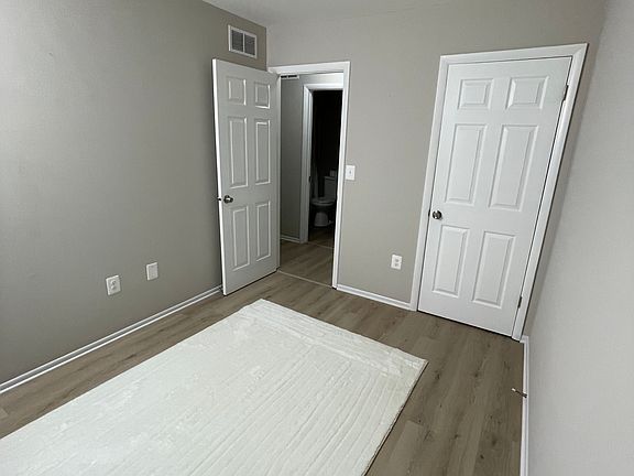 5th image of 1404 Foxwood Ct