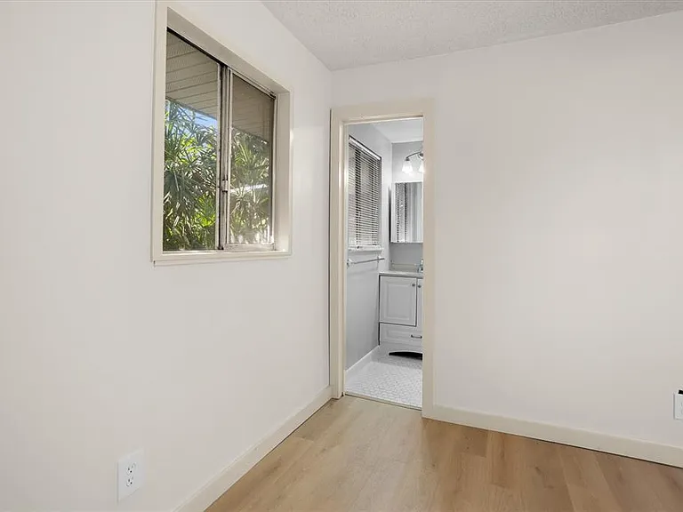8725 Erie Ln — Photo 33