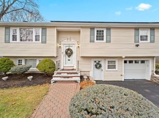 10 Westglow Rd, Brockton, MA 02301