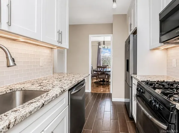 250 Garth Rd #5J3, Scarsdale, NY 10583