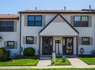 51 Queens Way, Englishtown, NJ 07726