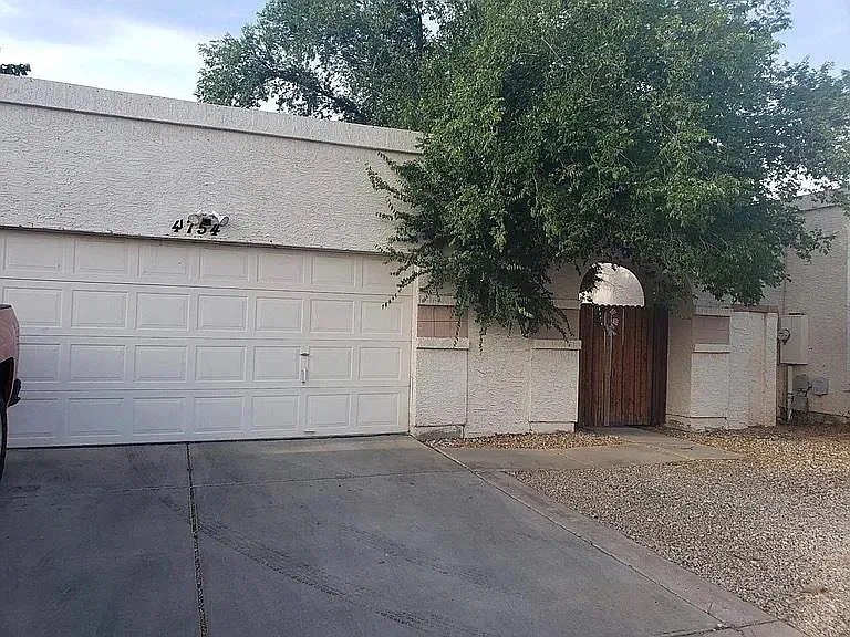 3 bed, 1136 sqft, $2,250 — Photo 3