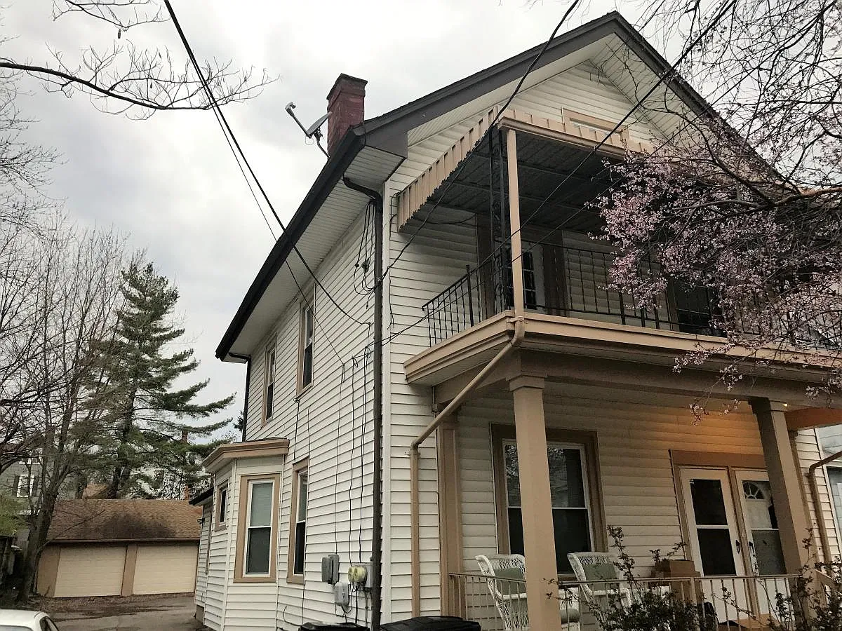 3 bed, 1100 sqft, $1,785 — Photo 2