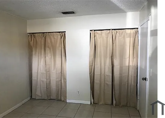 2 bed, $2,002 — Photo 4