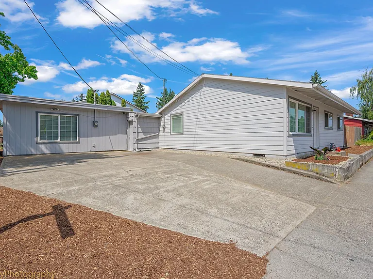 1327 SE 182nd Ave #B — Photo 13