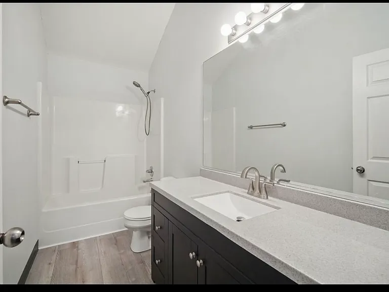 1282 SE Village View Ln — Photo 10