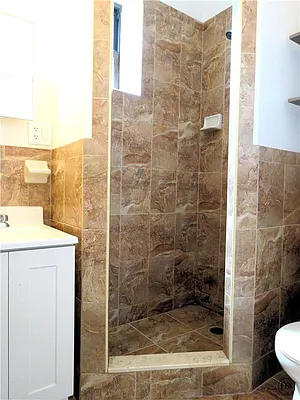 Rented by DSA Realty | media 27