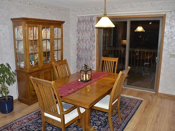 5th image of 998 Danbury Ct
