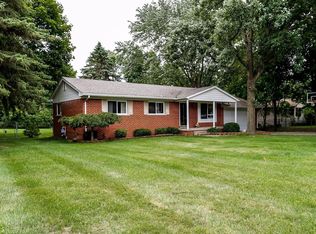 6875 Somerset Dr, Brighton, MI 48116